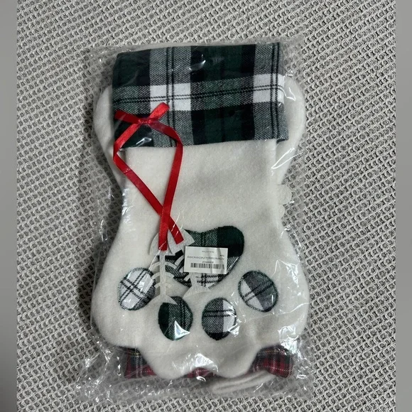 Bundle of christmas stockings in red and green colors - Picture 2 of 2